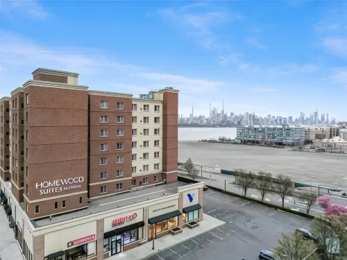 Homewood Suites by HIlton Edgewater - New York City Area Hotels in North Bergen