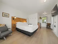 โรงแรมทรายเปลี่ยน โรงแรมในเรดบลัฟ