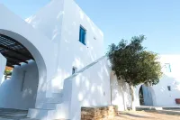 Far Out Village Hotel Hotel a 