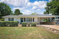 Kid Friendly. Outdoor space. Fully stocked kitchen. Bright and clean.