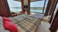 Chandra Varin Riverfront Hotels in Chiang Khan District