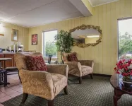 Econo Lodge Inn & Suites Hotels in Camden