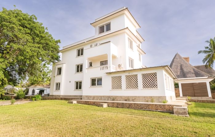 Queens Chateau Boutique Villa