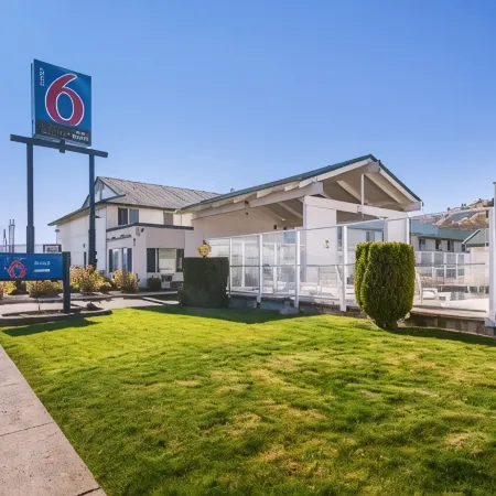Motel 6 the Dalles, or