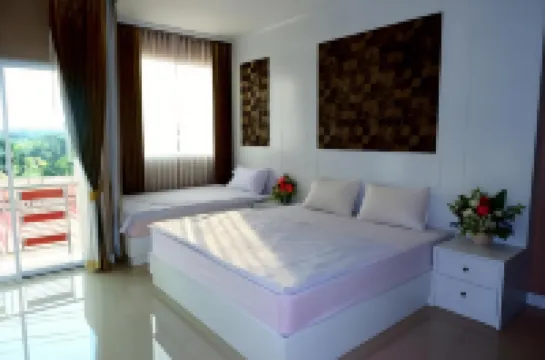 คริสตัลเพลส ประทาย โรงแรมในอำเภอ ประทาย