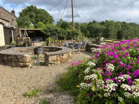 Hollybush Inn โรงแรมใน