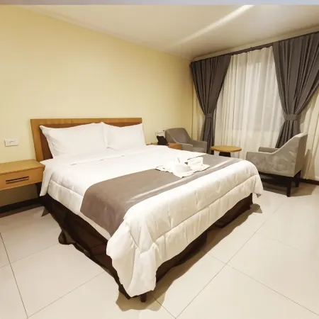Grand Eastern Hotel Отели в г. Лабаса