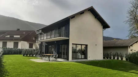 L'Aurore du Lac Отели в г. Севрие