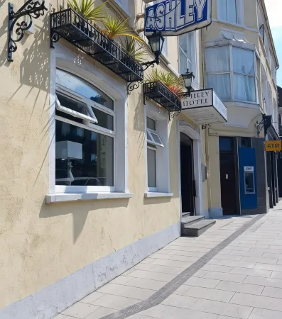 Ashley Hotel Отели рядом с достопримечательностью «Парк Фота Уайлдлайф»