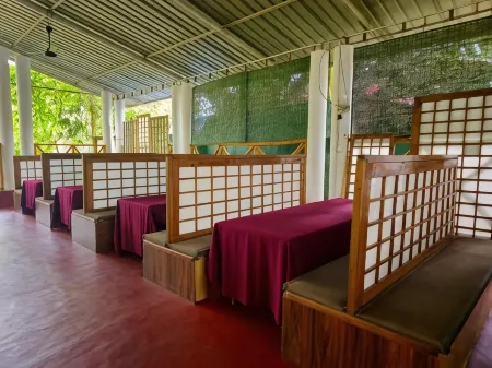 Udawalawe Safari Village by Plateeno Отели рядом с достопримечательностью «Bo Tree»