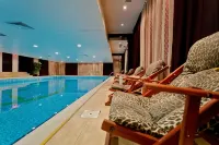 Grand Monastery Private Apartments - С бассейном