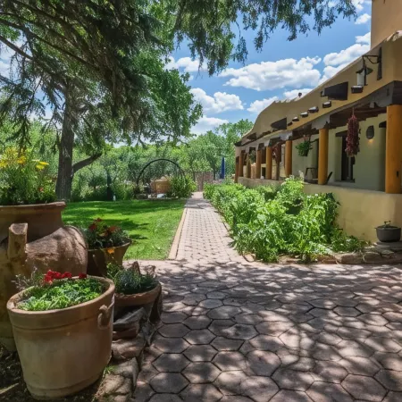 Inn on la Loma Plaza