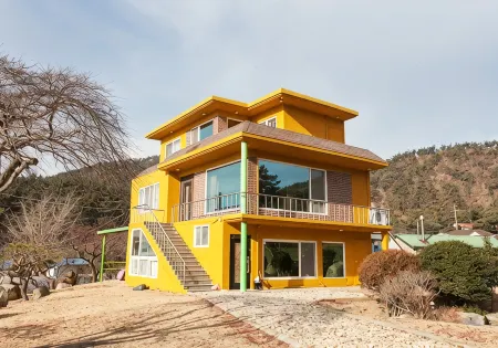 Taean Malliposonghyeon Villa Pension Отели рядом с достопримечательностью «Mallip'o-haesuyokchang»