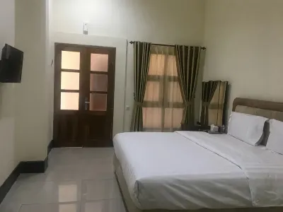 D Rael Guest House Syariah Hotel dekat View X : Sawah Stasiun Kepanjen