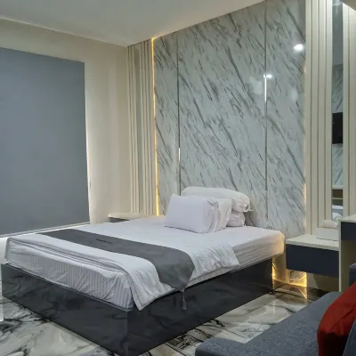 Morowali Beach Hotel Отели в г. 