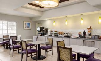La Quinta Inn & Suites by Wyndham Fresno Northwest