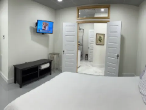 Hidden Gem in Historic Downtown Moultrie! Hotels in Moultrie