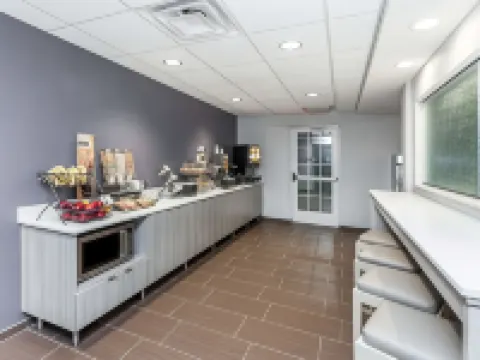 Microtel Inn & Suites by Wyndham West Fargo Medical Center Hotels in Cass County