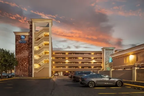 Best Western Mill River Manor Hotel a Freeport