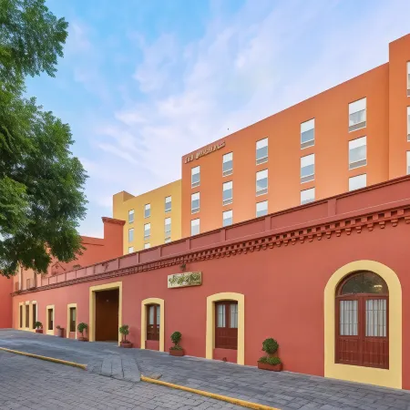 City Express by Marriott Puebla Centro Отели в г. Пуэбла