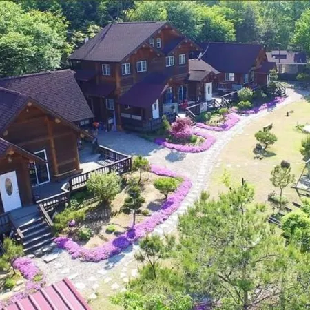 Pyeongchang Byeolcheon Jiheim Pension (Long-Term Stay, Monthly Rental Available) Отели рядом с достопримечательностью «Лыжный курорт Феникс Парк»