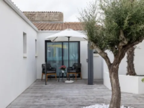 Hôtel le Square Hotels in Saint-Pierre-d'Oleron