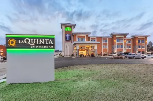La Quinta Inn & Suites by Wyndham Cullman Hotels in Cullman