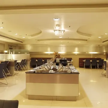 Hotel Dsf Grand Plaza