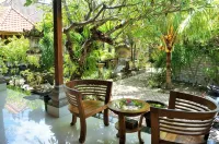Green Palace Homestay Hôtels à proximité de : Port de Sampalan