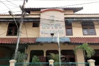 هوتل بونجوراسي شاريه Hotels near Suruh Recreational Park & Bath