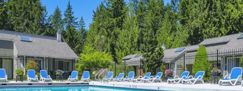 Rathtrevor Beach, Heated Pool + Hot Tub - Parksville B.C  ...  Sleeps 6