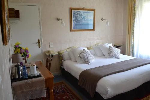 Hôtel le Castel Hotel di Les Garennes sur Loire