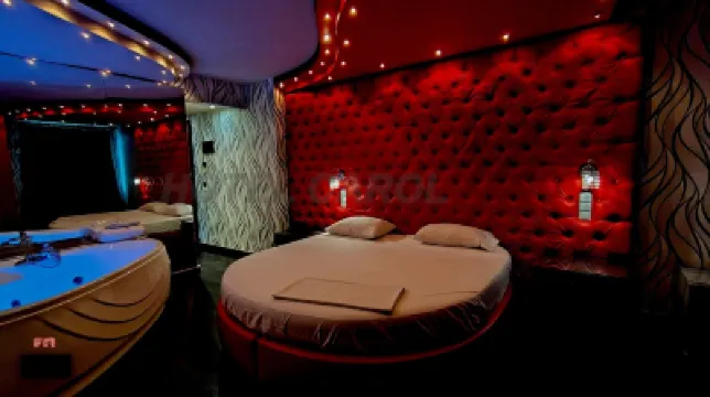 卡羅爾酒店 鄰近雅典碼頭的酒店