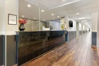 Best Western des Plaines Inn - parking