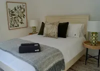 Stunning Highlands Manor-Accommodates 2-12 people - 4 ดาว