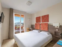 Kyriad Chambery Centre - Curial Hotels in Savoie