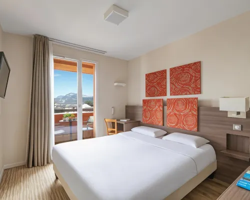 Kyriad Chambery Centre - Curial Hotels in Savoie