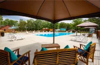 Ozark Legends Lodge- Lg Game Rm, Private Hot tub; 1 Mile to Thunder Ridge