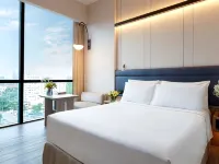 Momentus Hotel Alexandra Hotels near Science Park