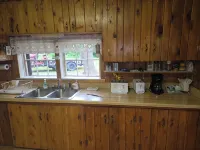 Sandy Lake Retreat Charming 2-bedroom cabin with WiFi, AC steps from the lake! - Hytter