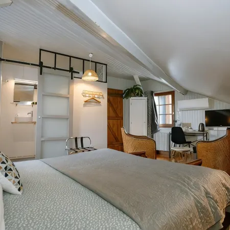 Les Glycines de Monchy- Chambres d'Hotes Hotels in Oise