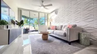 Newly Renovated Luxurious Beachfront Condo