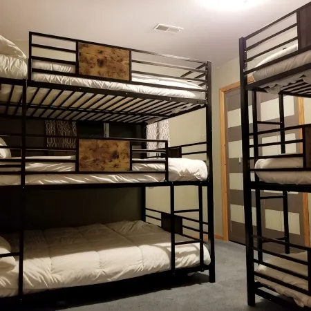 Take in Lake Superior Breathtaking Views! Centrally Located with a Sauna and A/C