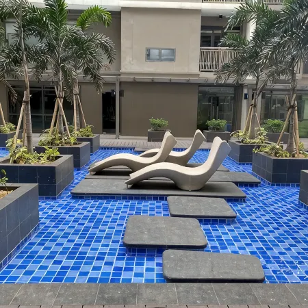 Gentry Manor - Bright Unit with Balcony near Okada & Airport - 6C