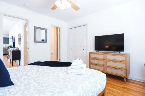 Beach Retreat - Spacious Top Level APT, Walk to Carolina Beach, Lake & Park - 4-Star