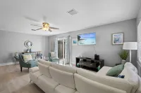 Cozy Beach House ( Walking Distance to Beach) - 2-Star
