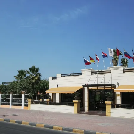 Lou'Lou'a Beach Resort Sharjah Отели рядом с достопримечательностью «Район Аль-Хан»