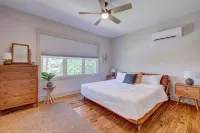 Large home sitting on the marshlands with all your beach vacation needs!