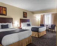Quality Inn Mont-Laurier - parking