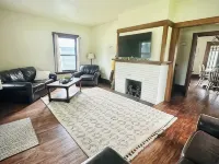 4BR Retreat in Waukon • Group Friendly Hotels in Allamakee County